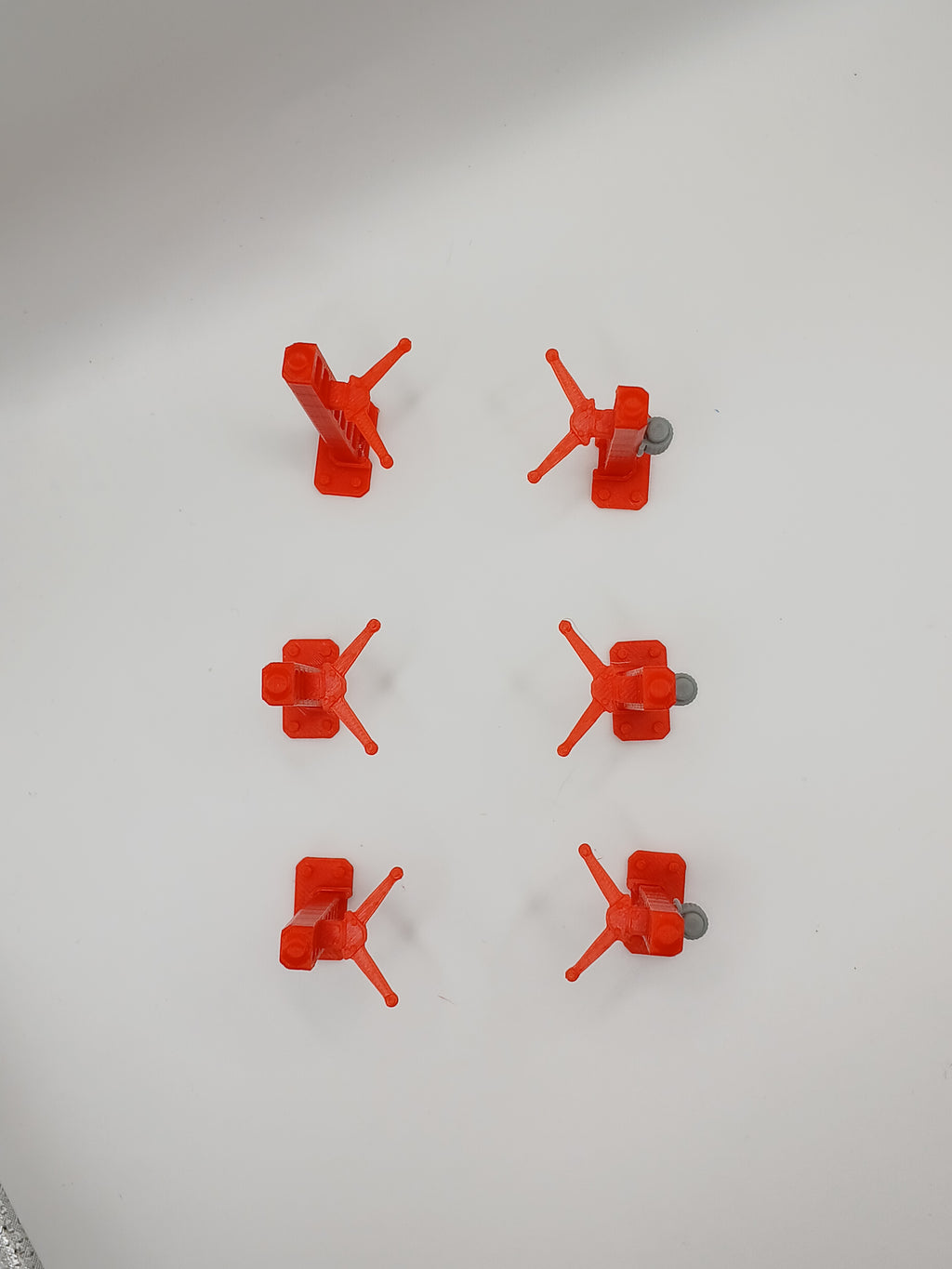 1:64 Scale Red 2-Post Car Lift Garage Workshop Diorama Kit
