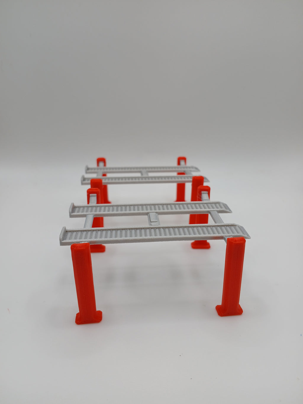 1:64 Scale Red 4-Post Car Lift Garage Workshop Diorama Kit