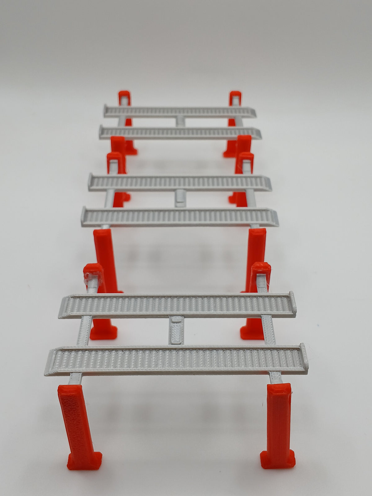 1:64 Scale Red 4-Post Car Lift Garage Workshop Diorama Kit