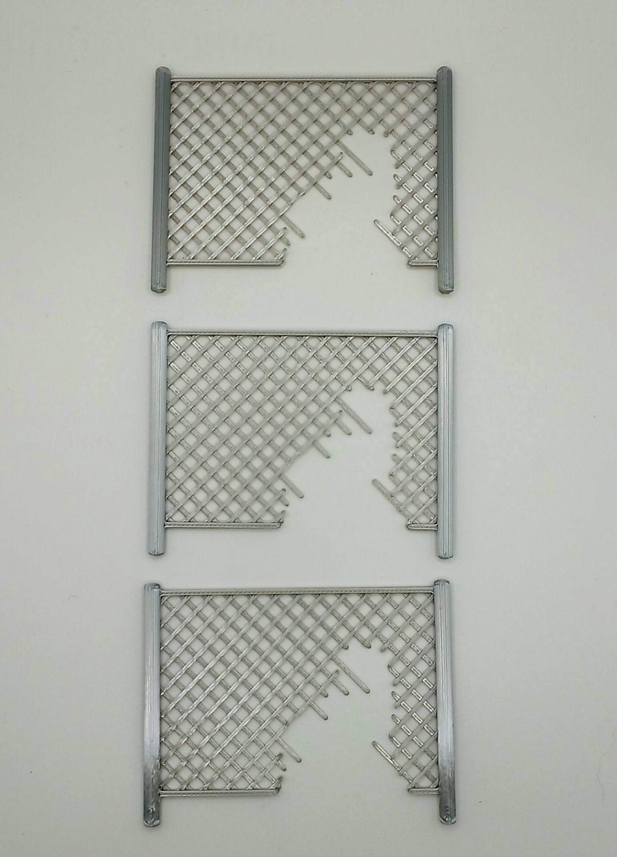 1:64 Scale Broken Silver Fence Diecast Diorama Accessory