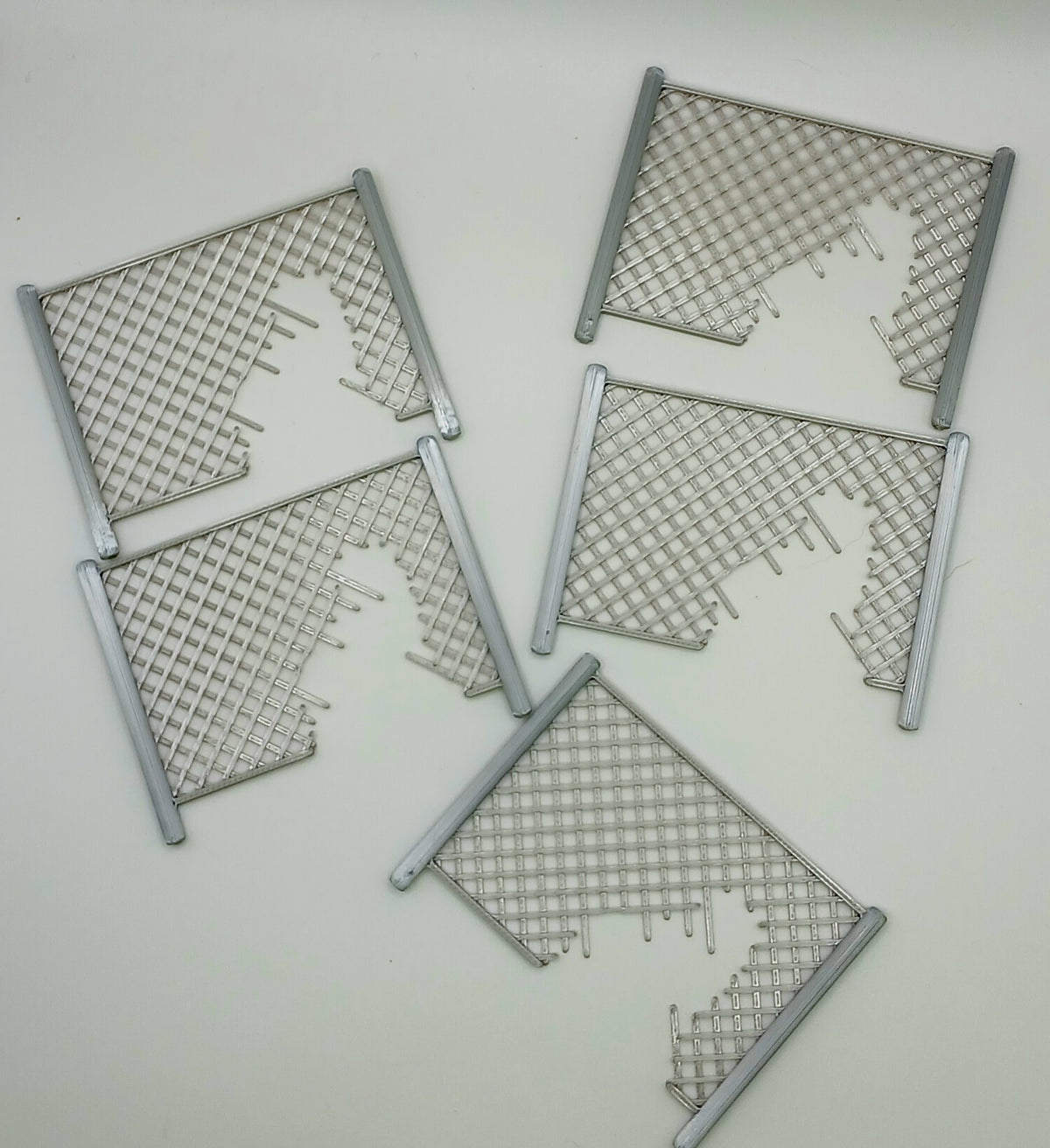 1:64 Scale Broken Silver Fence Diecast Diorama Accessory