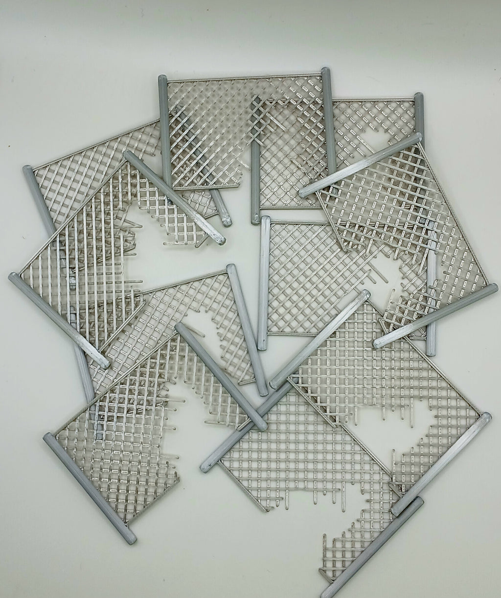 1:64 Scale Broken Silver Fence Diecast Diorama Accessory