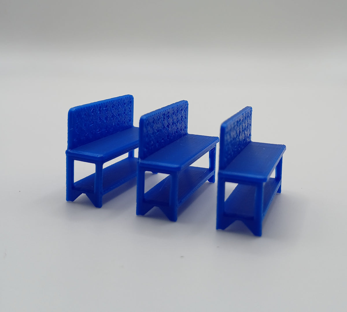 1:64 Scale Blue Workbench – 3D Printed Garage Diorama Accessory