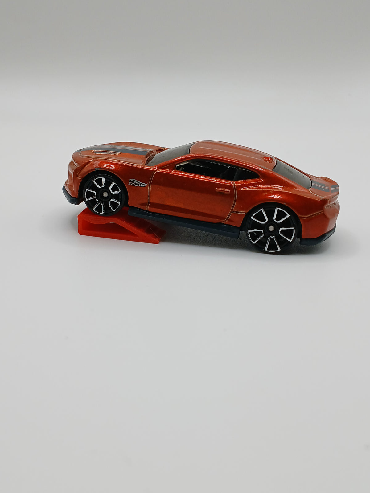 1:64 Scale Red Car Ramps Set of 2 Garage Diorama Accessory
